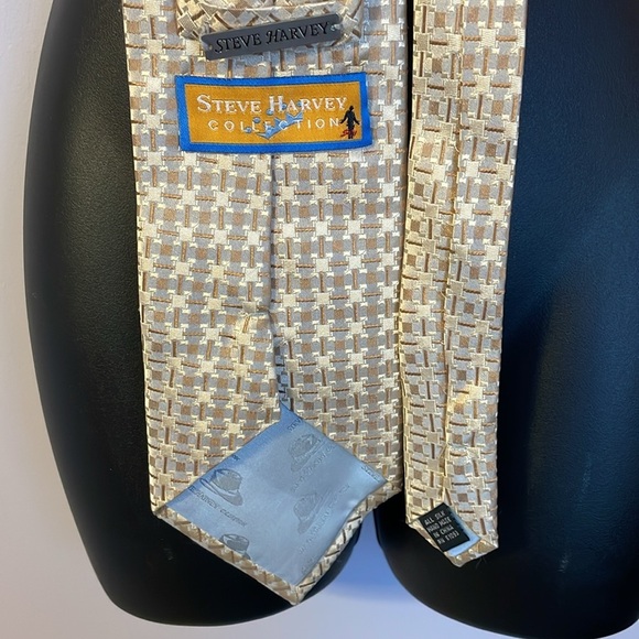 Steve Harvey Collection Gold Silver Tan Geometric Design Silk Handmade Necktie - Picture 9 of 13
